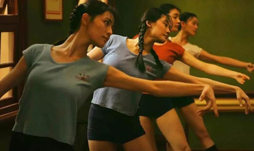 MBA英语素材:《芳华》:10句台词,句句扎心(中英翻译)
